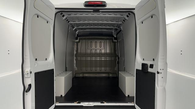 Peugeot Boxer Kastenwagen L2H2 3.3 