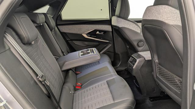 Peugeot 3008 Hybrid 145 e-DCS6 GT 