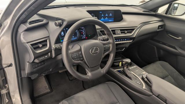 Lexus UX 250h 2WD Premium Edition 