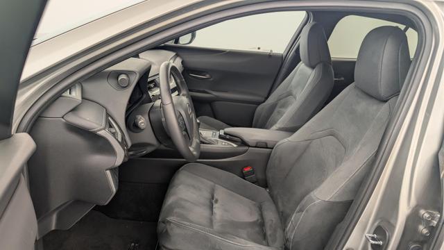 Lexus UX 250h 2WD Premium Edition 
