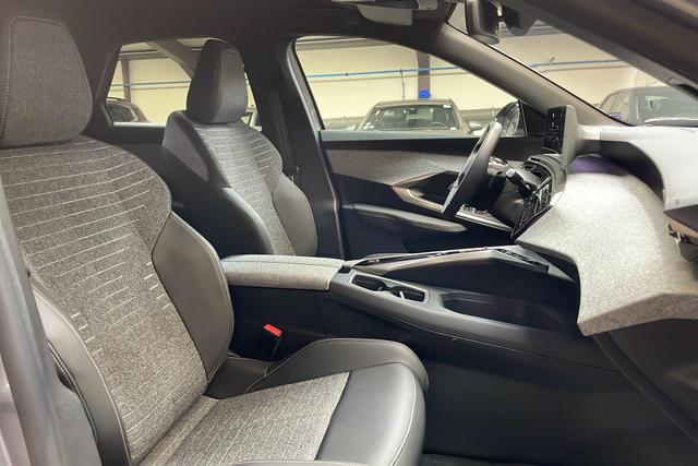 Peugeot 3008 Hybrid 145 e-DCS6 Allure 