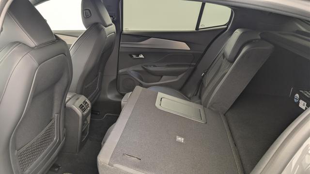 Peugeot 408 PHEV 225 e-EAT8 GT 