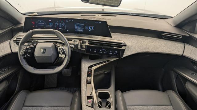 Peugeot 5008 Hybrid 136 e-DCS6 Allure 