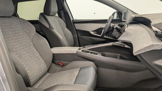 Peugeot 5008 HYBRID 145 CH E-DCS6 ALLURE 