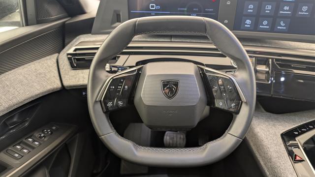 Peugeot 5008 HYBRID 145 CH E-DCS6 ALLURE 