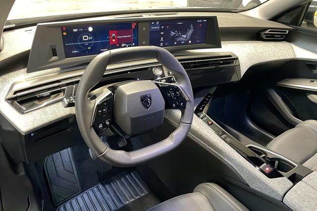 Peugeot 3008 Hybrid 145 e-DCS6 Allure 