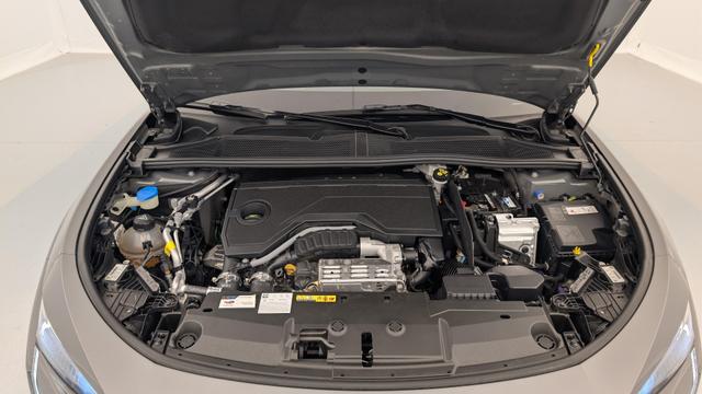 Peugeot 408 Hybrid 136 e-DCS6 Allure 