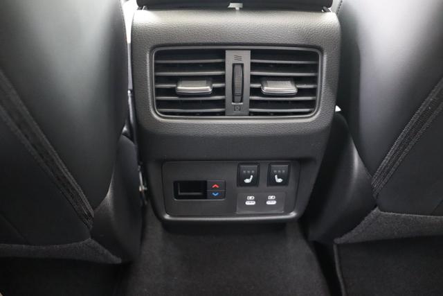 Nissan X-Trail Tekna / 20 alloys Premium Pack (MY24) 