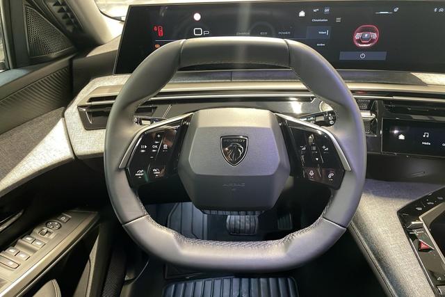 Peugeot 5008 HYBRID 145 CH E-DCS6 ALLURE 