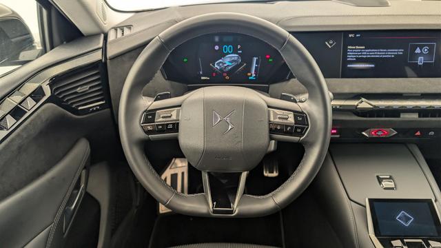 DS Automobiles 4 Hybride 145 e-DCT6 Etoile - Alcantara 