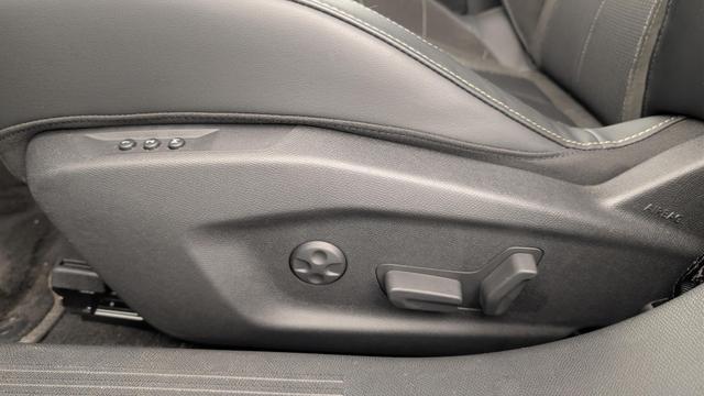 DS Automobiles 4 Hybride 145 e-DCT6 Etoile - Alcantara 