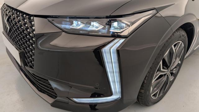 DS Automobiles 4 Hybride 145 e-DCT6 Etoile - Alcantara 