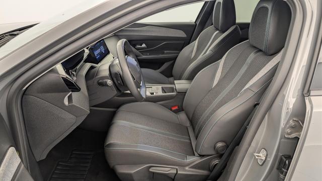 Peugeot 408 Hybrid 136 e-DCS6 Allure 