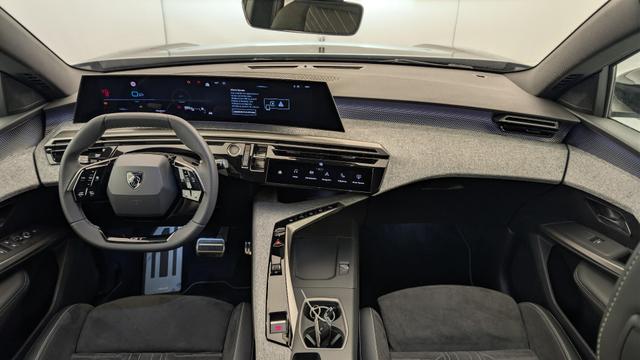 Peugeot 5008 HYBRID 145CH E-DCS6 GT 