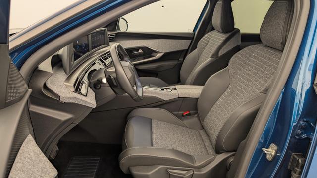 Peugeot 5008 HYBRID 145 CH E-DCS6 ALLURE 