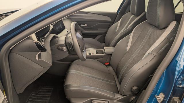 Peugeot 408 Hybrid 136 e-DCS6 Allure 