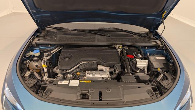 Peugeot 408 Hybrid 136 e-DCS6 Allure 