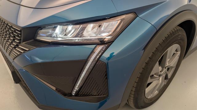 Peugeot 408 Hybrid 136 e-DCS6 Allure 