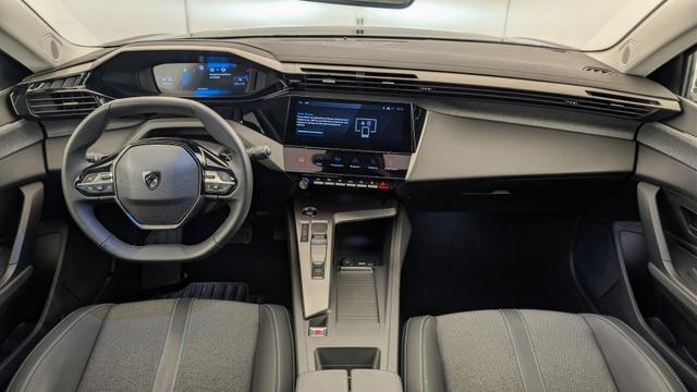 Peugeot 408 Hybrid 136 e-DCS6 Allure 