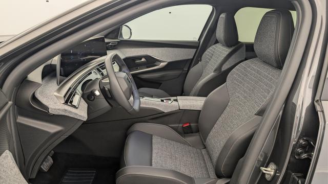 Peugeot 5008 HYBRID 145 CH E-DCS6 ALLURE 