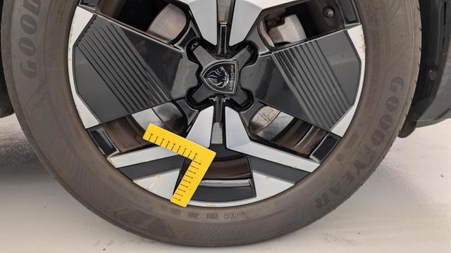Peugeot 2008 PureTech 100 S&S BVM6 Allure 