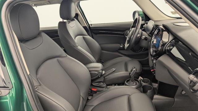 MINI COOPER 136 CH DKG7 ESSENTIAL Hatch 