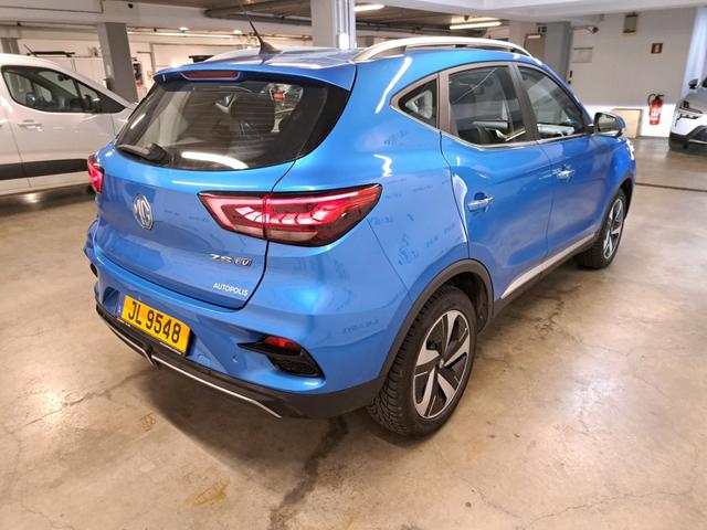 MG ZS Luxury 