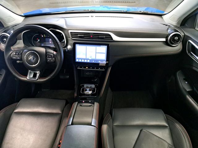 MG ZS Luxury 