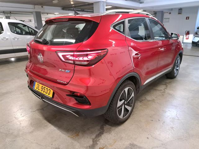 MG ZS Luxury 