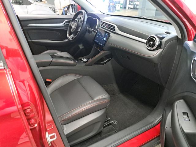 MG ZS Luxury 