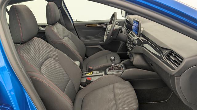 Ford Focus 1.0 EcoBoost 155 S&S mHEV ST Line 