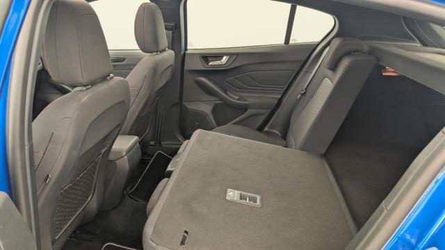 Ford Focus 1.0 EcoBoost 155 S&S mHEV ST Line 