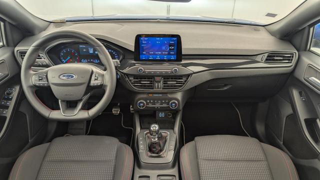 Ford Focus 1.0 EcoBoost 155 S&S mHEV ST Line 