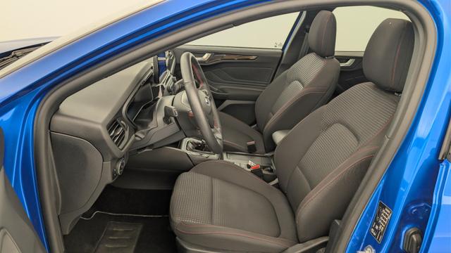 Ford Focus 1.0 EcoBoost 155 S&S mHEV ST Line 