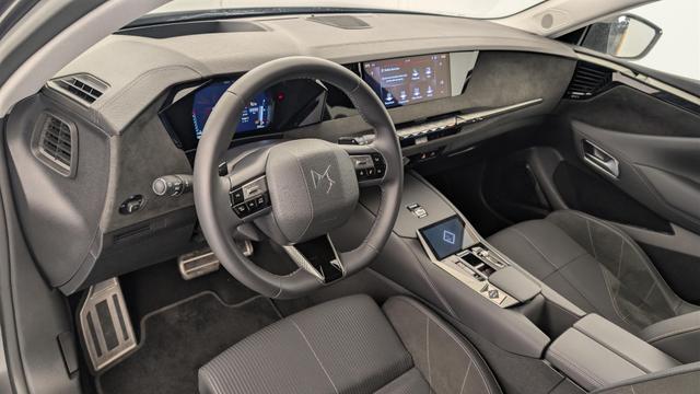 DS Automobiles 4 PureTech 130 EAT8 Etoile - Alcantara 