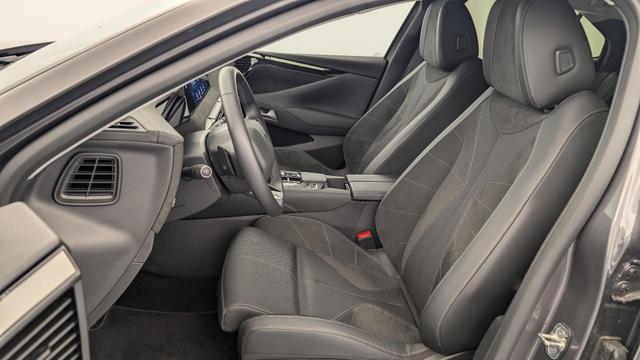 DS Automobiles 4 PureTech 130 EAT8 Etoile - Alcantara 