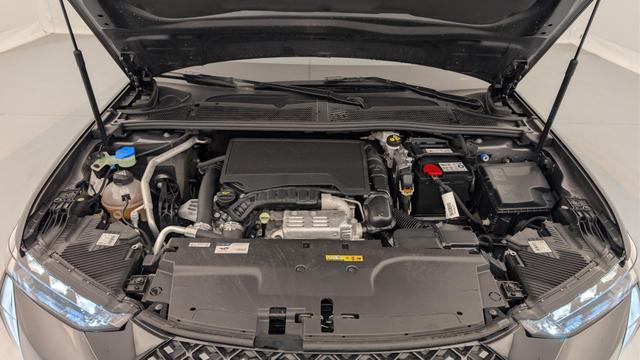 DS Automobiles 4 PureTech 130 EAT8 Etoile - Alcantara 
