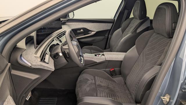 Peugeot 5008 HYBRID 145CH E-DCS6 GT 