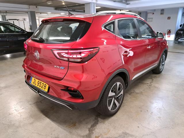 MG ZS Luxury 