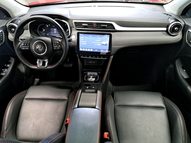 MG ZS Luxury 