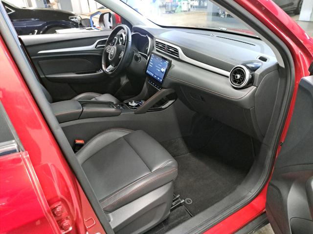 MG ZS Luxury 