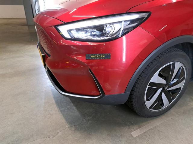 MG ZS Luxury 