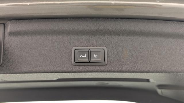 Audi Q3 35 TDI 150 ch S tronic 7 Design 