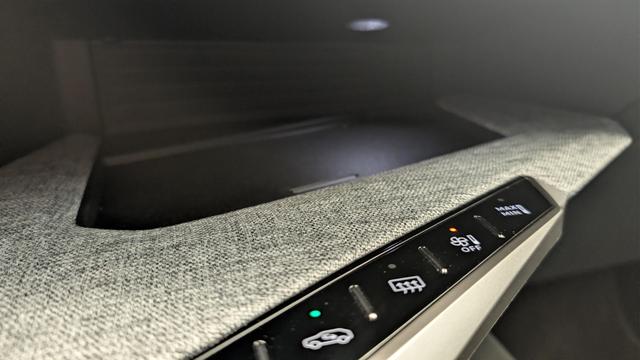 Peugeot 5008 HYBRID 145CH E-DCS6 GT 