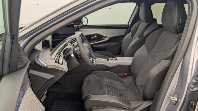 Peugeot 5008 HYBRID 145CH E-DCS6 GT 