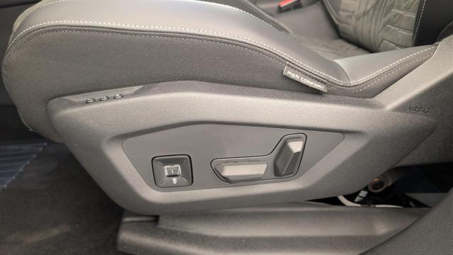 Peugeot 5008 HYBRID 145CH E-DCS6 GT 
