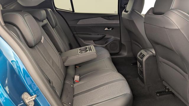 Peugeot 408 Hybrid 145 e-DCS6 Allure 