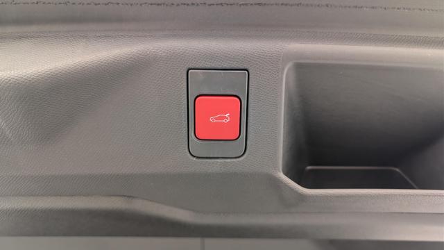 Peugeot 5008 HYBRID 145CH E-DCS6 GT 