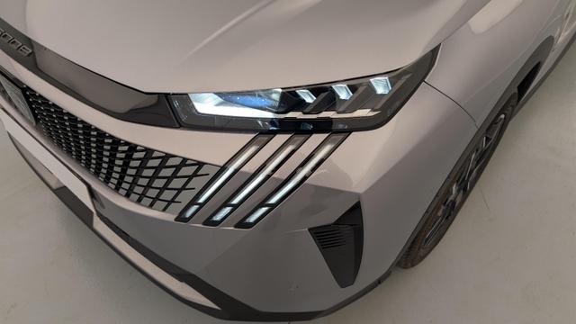Peugeot 5008 HYBRID 145CH E-DCS6 GT 