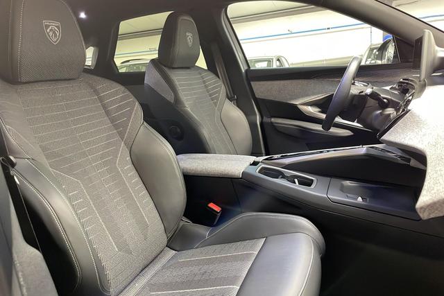 Peugeot 3008 Hybrid 145 e-DCS6 GT 